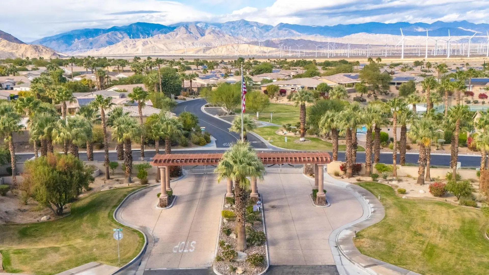 Palm Springs Home Mountain Views, Near Downtown! Holiday home